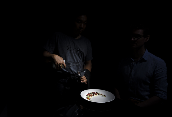 section7-noir-1.png