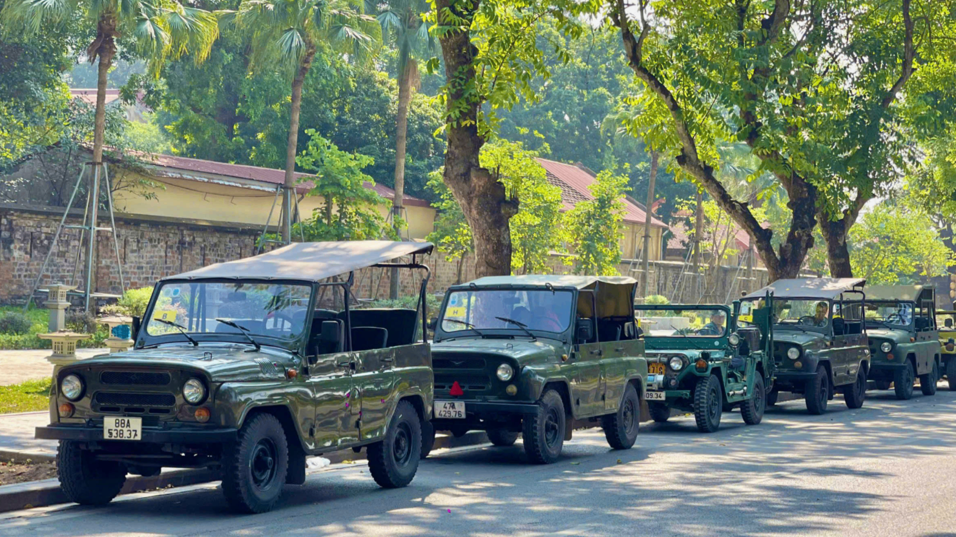Bat Trang by Jeep